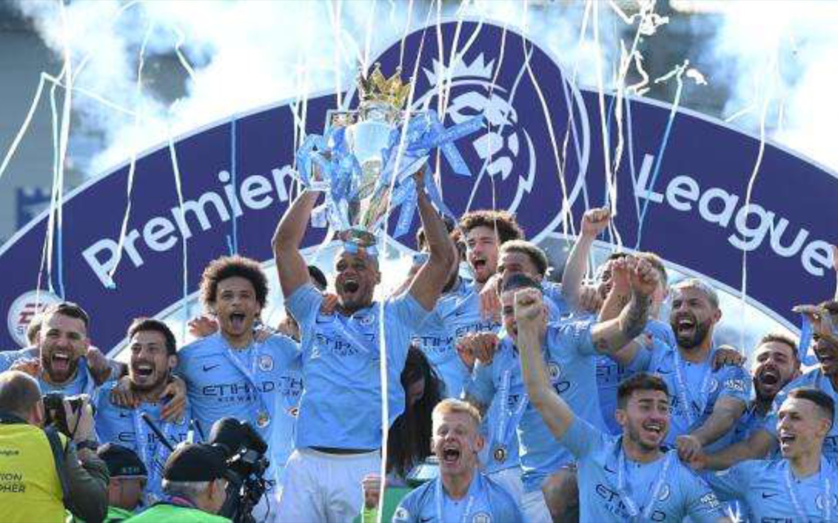 激烈的场上 激烈的场上